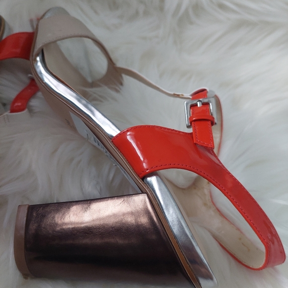 Orange and beige sandals by Jessica in size 10 - Picture 9 of 10